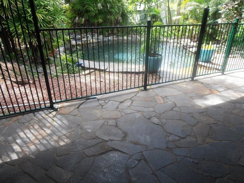 32 Maple Street, Holloways Beach QLD 4878