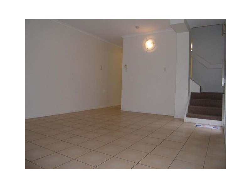 3/108 Wistaria, Holloways Beach QLD 4878