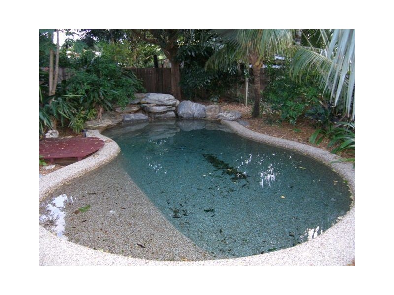 157 O’Shea Esplanade, Machans Beach QLD 4878