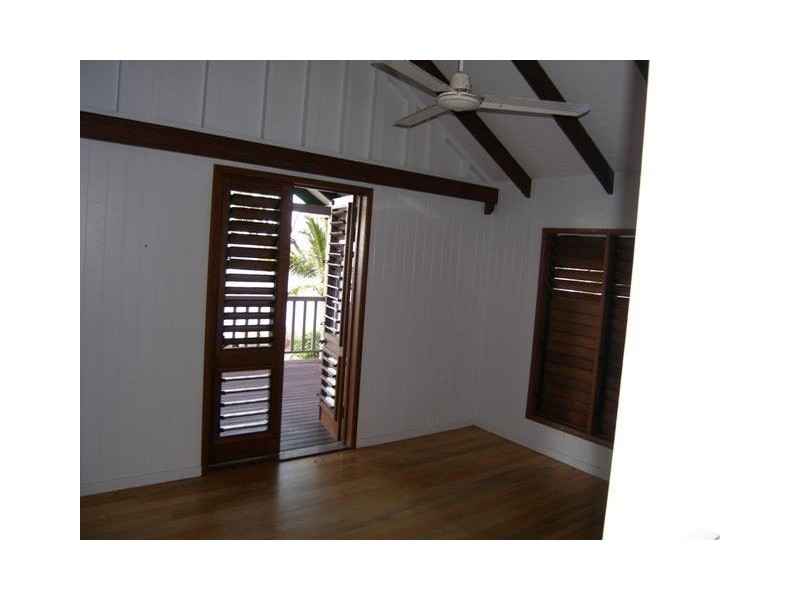 157 O’Shea Esplanade, Machans Beach QLD 4878