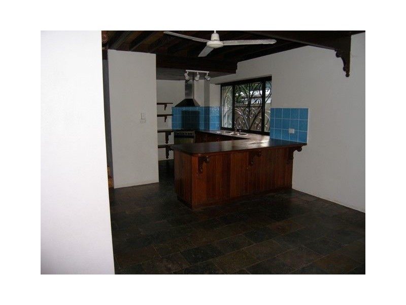 157 O’Shea Esplanade, Machans Beach QLD 4878