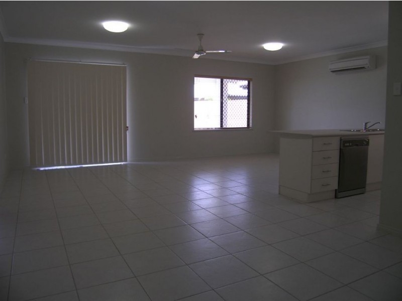 12 Moojeeba Way, Trinity Park QLD 4879