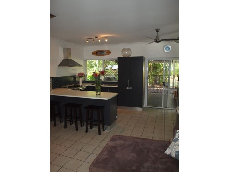 44 Baronia Crescent, Holloways Beach QLD 4878