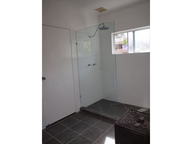 44 Baronia Crescent, Holloways Beach QLD 4878