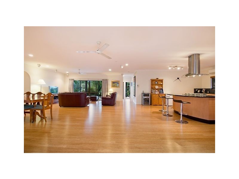 195 Harvey Road, Redlynch QLD 4870