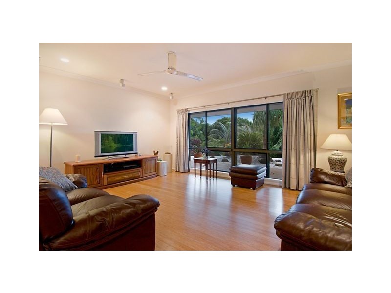 195 Harvey Road, Redlynch QLD 4870