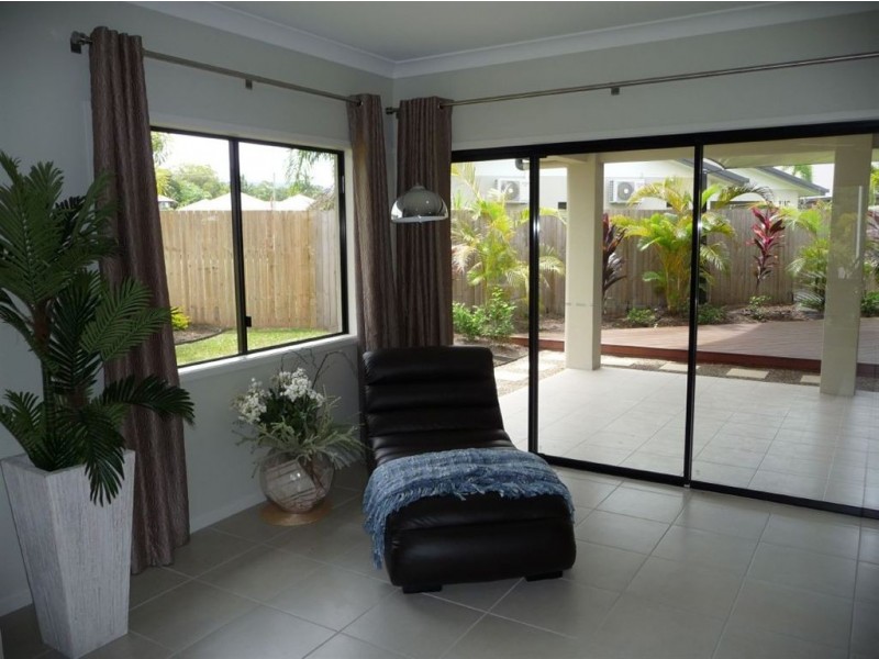 8 Selwyn Circuit, Trinity Park QLD 4879
