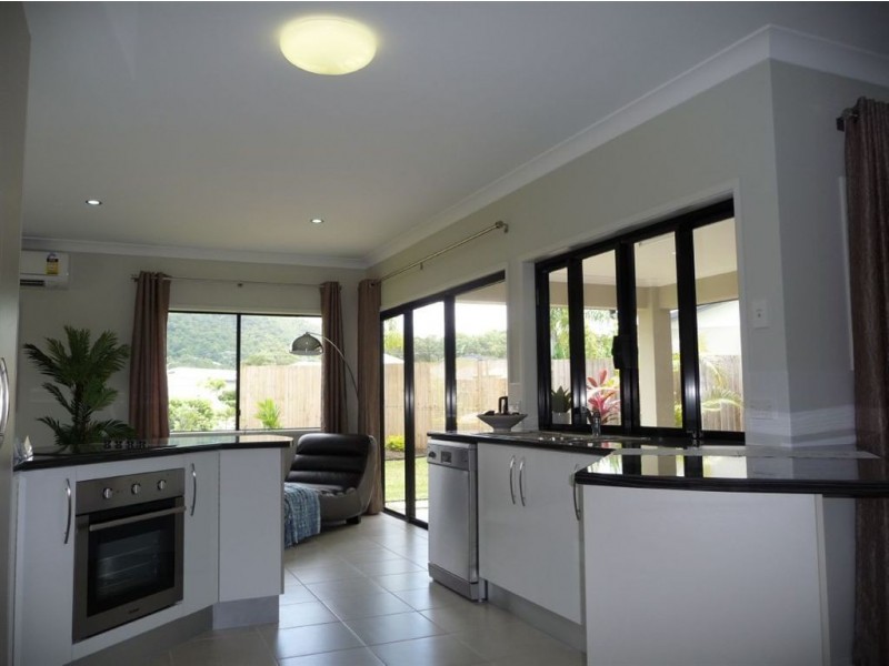 8 Selwyn Circuit, Trinity Park QLD 4879