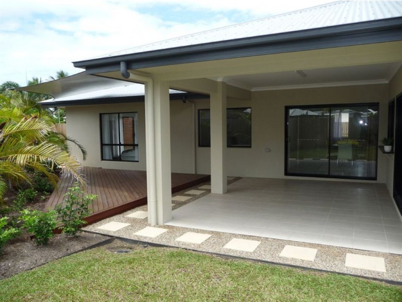 8 Selwyn Circuit, Trinity Park QLD 4879