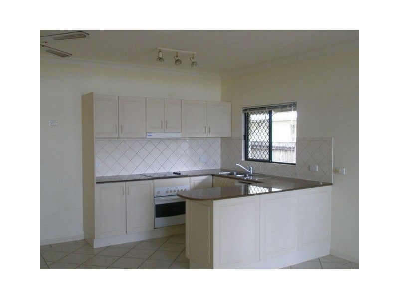 2/39 Sims Esplanade, Yorkeys Knob QLD 4878