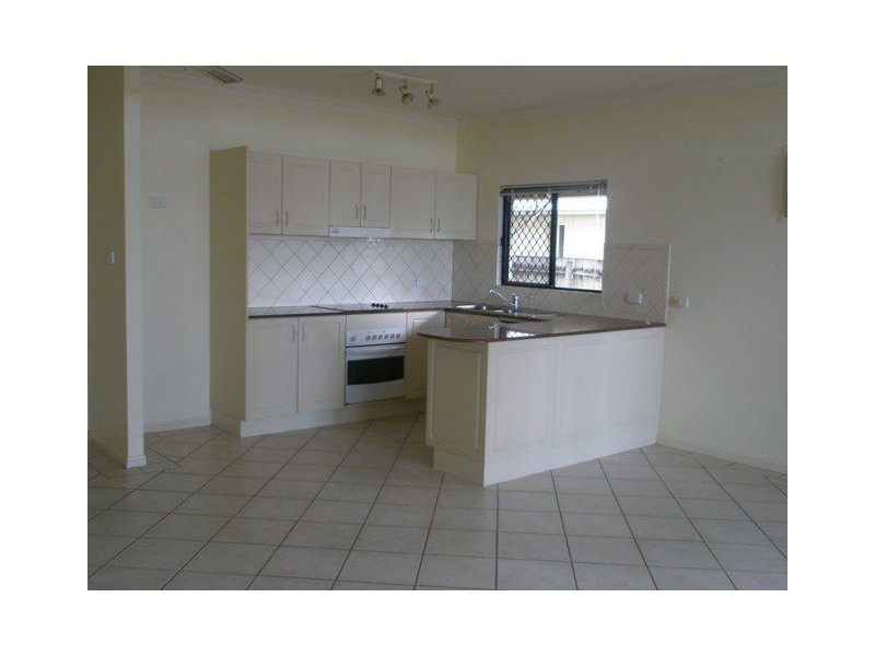 2/39 Sims Esplanade, Yorkeys Knob QLD 4878