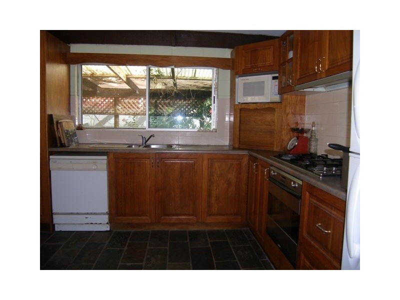 1 Walnut Street, Holloways Beach QLD 4878