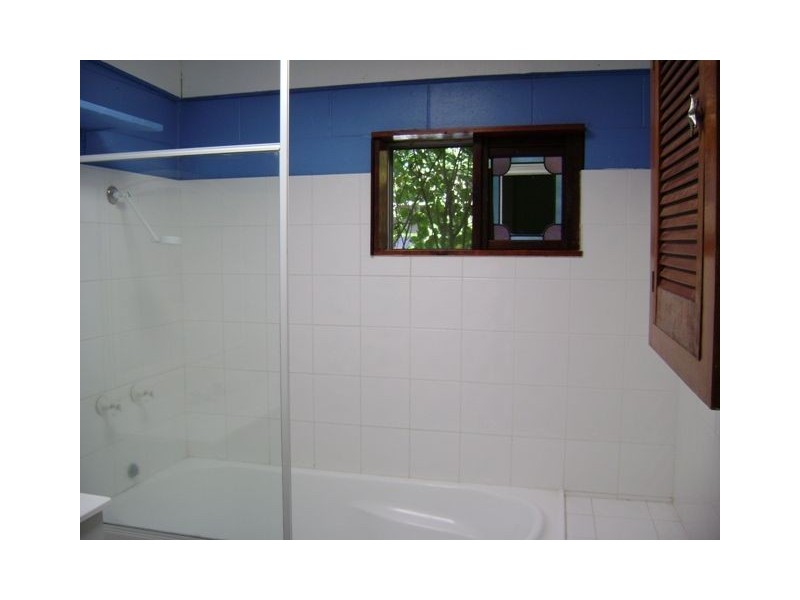 1 Walnut Street, Holloways Beach QLD 4878