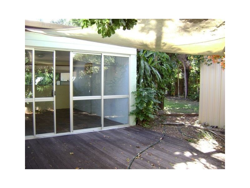 1 Walnut Street, Holloways Beach QLD 4878