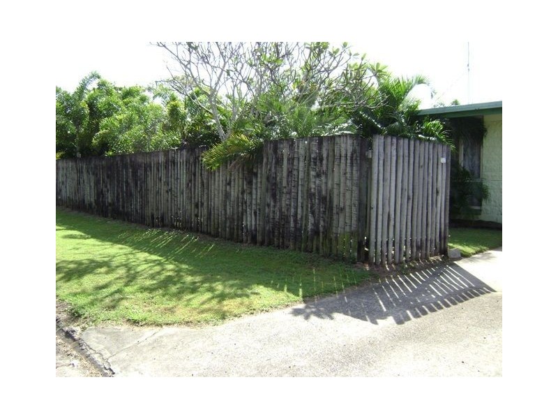 10 Hickory Street, Holloways Beach QLD 4878