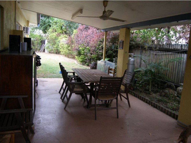 36 Magnolia Street, Holloways Beach QLD 4878