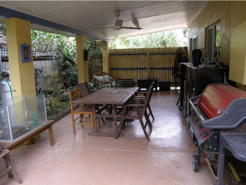 36 Magnolia Street, Holloways Beach QLD 4878