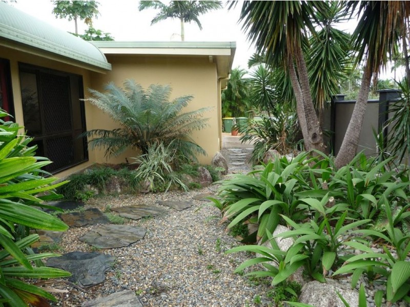 2 Carramar Crescent, Caravonica QLD 4878