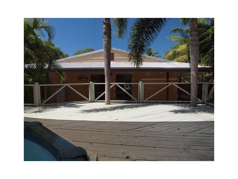 86 Baronia Crescent, Holloways Beach QLD 4878