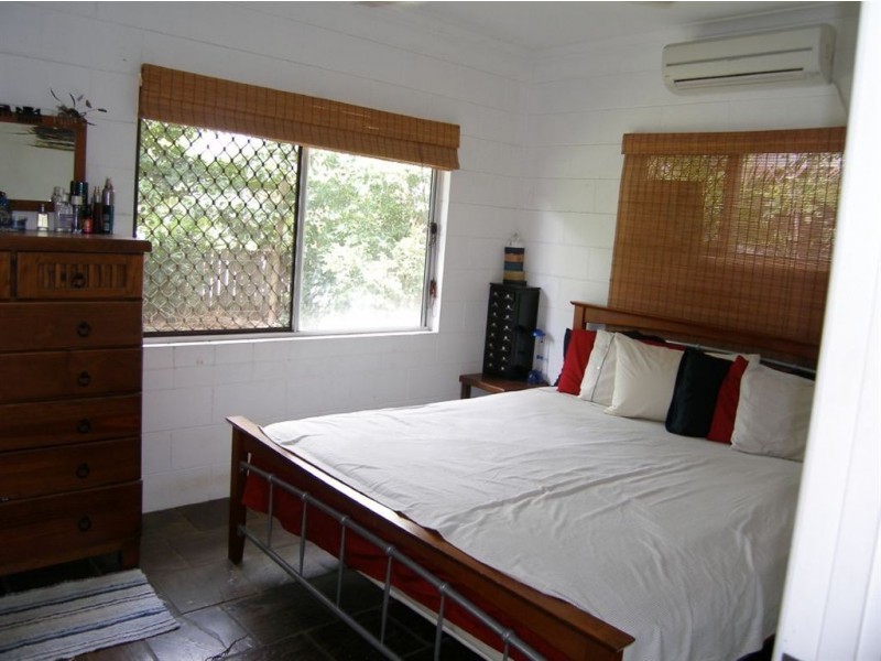 18 Cassava Street, Holloways Beach QLD 4878