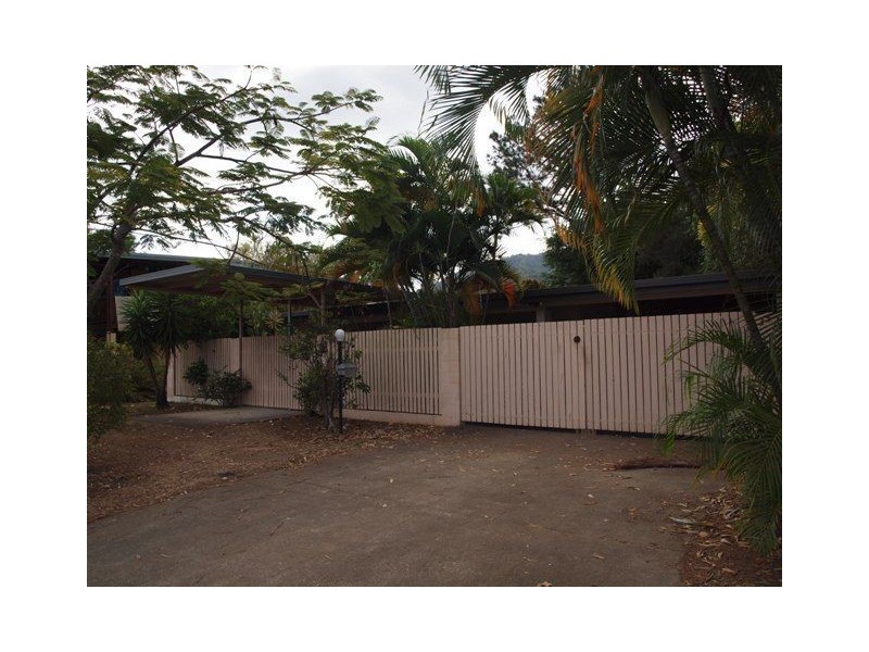 35 Yurongi Street, Caravonica QLD 4878