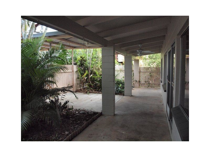 35 Yurongi Street, Caravonica QLD 4878