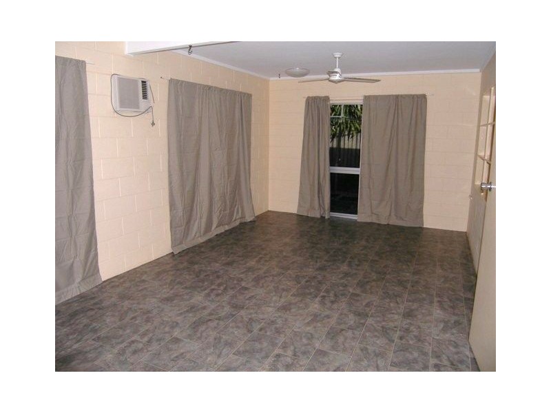 2/5 Bamboo Street, Holloways Beach QLD 4878