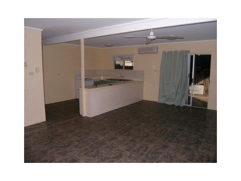 2/5 Bamboo Street, Holloways Beach QLD 4878