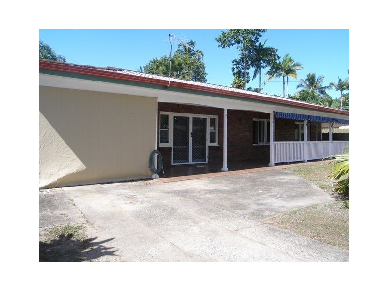 6 Granadilla Street, Holloways Beach QLD 4878