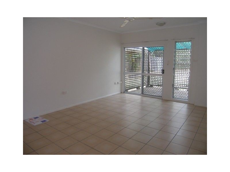 2/108 Wistaria Street, Holloways Beach QLD 4878