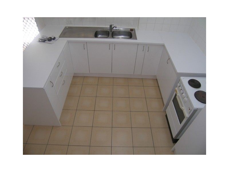 2/108 Wistaria Street, Holloways Beach QLD 4878