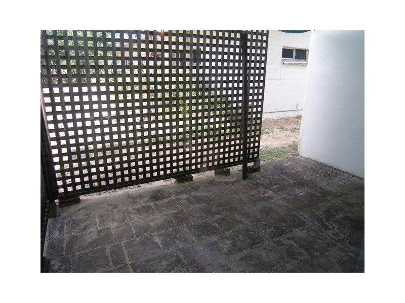 2/108 Wistaria Street, Holloways Beach QLD 4878