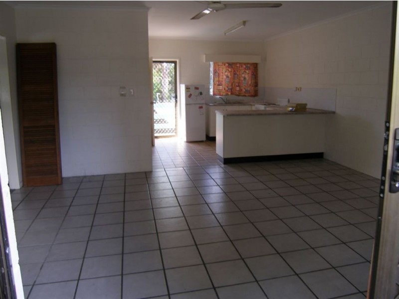 9/20 Palm, Holloways Beach QLD 4878