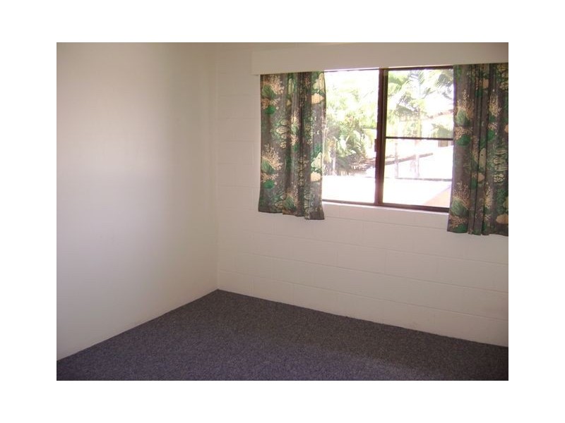 9/20 Palm, Holloways Beach QLD 4878