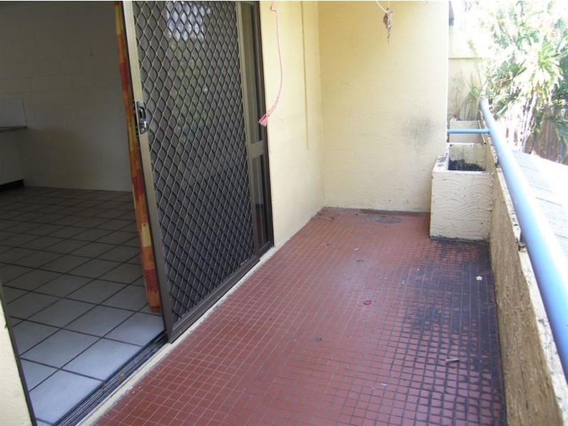 9/20 Palm, Holloways Beach QLD 4878