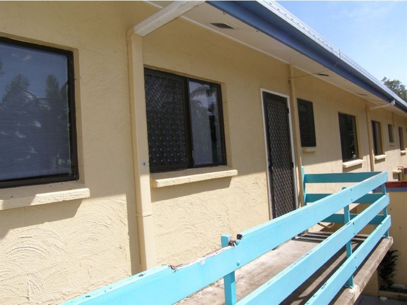 9/20 Palm, Holloways Beach QLD 4878