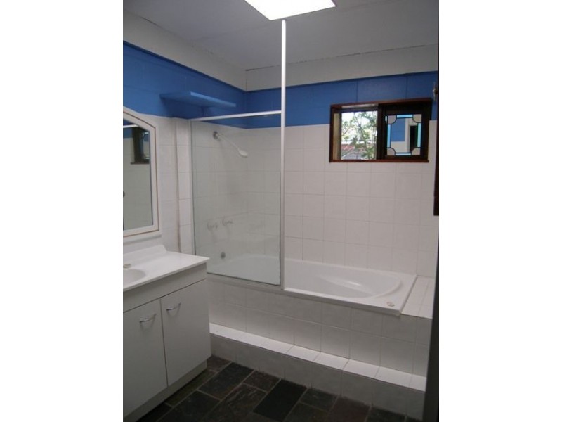 1 Walnut Street, Holloways Beach QLD 4878