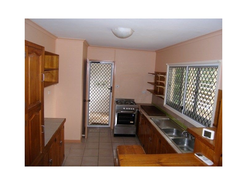 6 Granadilla Street, Holloways Beach QLD 4878