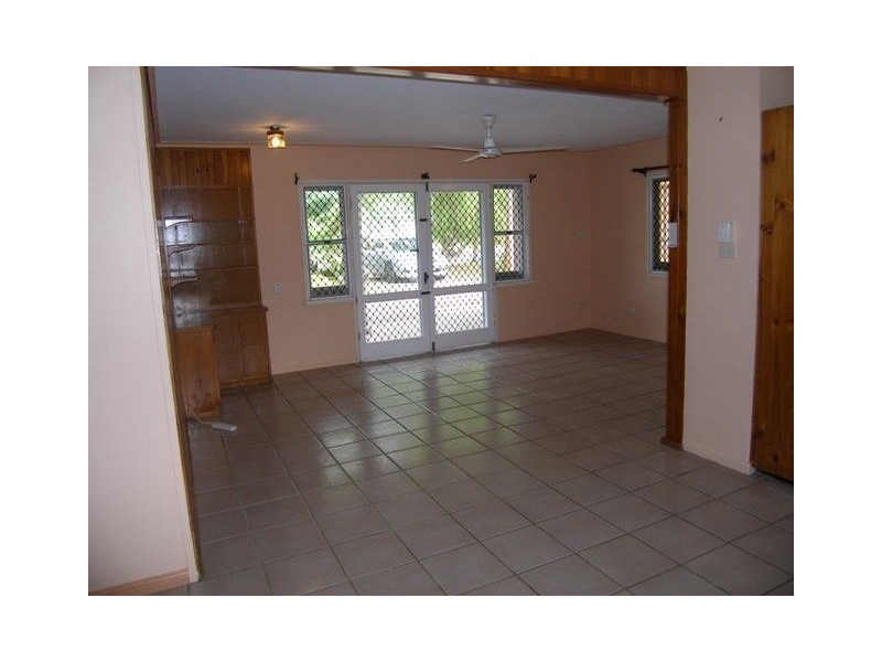 6 Granadilla Street, Holloways Beach QLD 4878