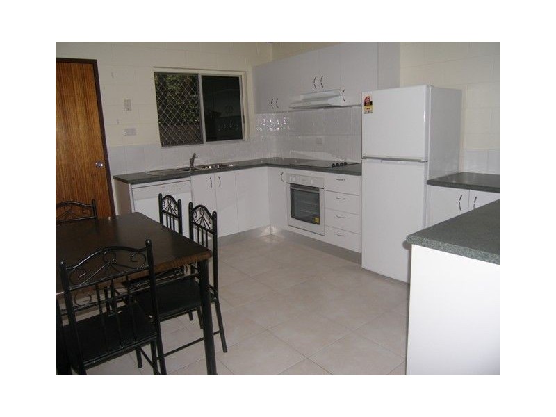 2/42 Mimosa, Holloways Beach QLD 4878