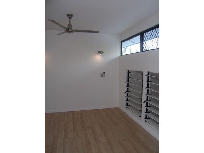 13/25 Hibiscus Lane, Holloways Beach QLD 4878