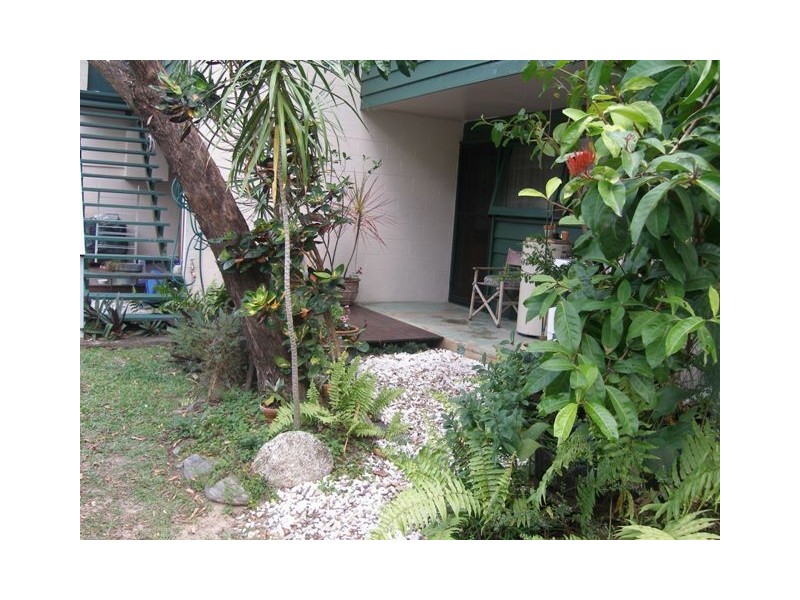 2/34 Mimosa, Holloways Beach QLD 4878