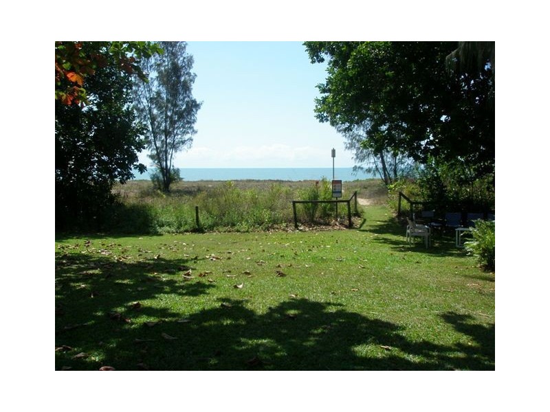 4/57 Sims Esplanade, Yorkeys Knob QLD 4878