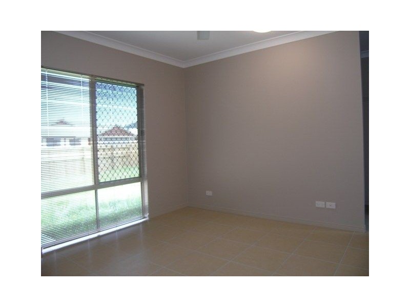27 McBride Street, Redlynch QLD 4870