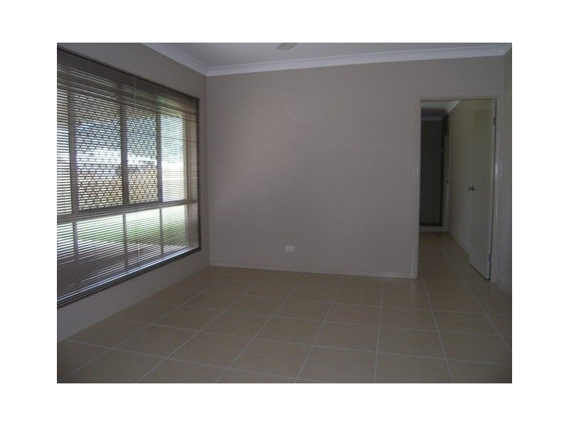 27 McBride Street, Redlynch QLD 4870