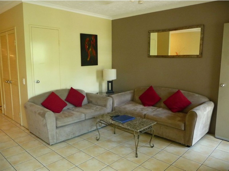 17/129 Oleander Street, Holloways Beach QLD 4878