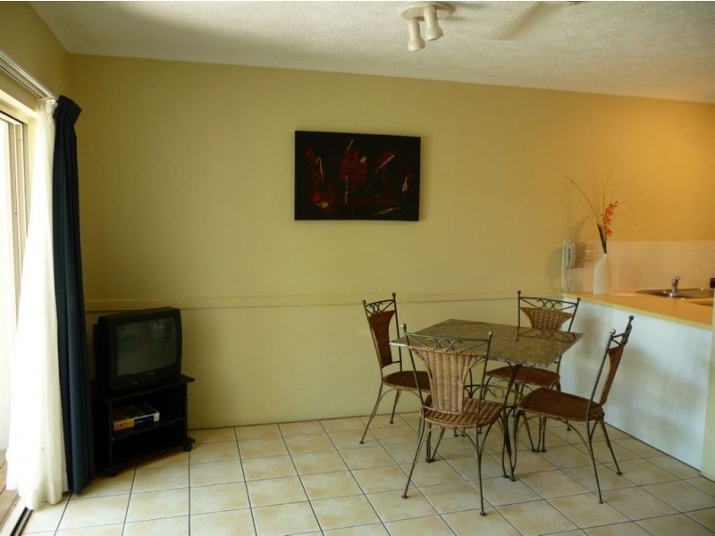 17/129 Oleander Street, Holloways Beach QLD 4878