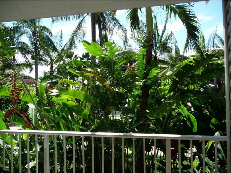 17/129 Oleander Street, Holloways Beach QLD 4878