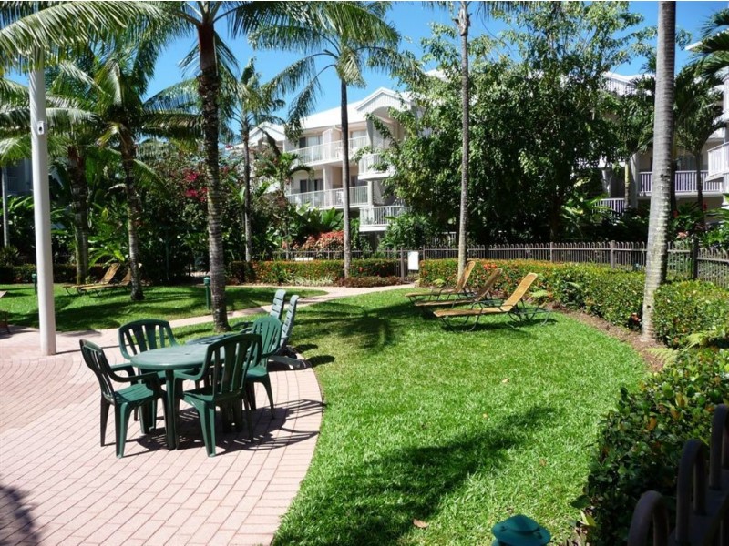 17/129 Oleander Street, Holloways Beach QLD 4878