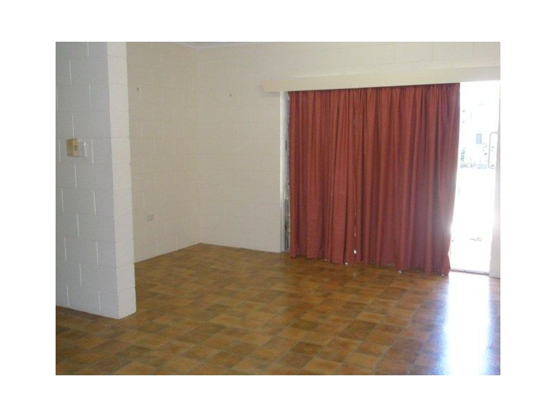 2/49 Sims Esplanade, Yorkeys Knob QLD 4878